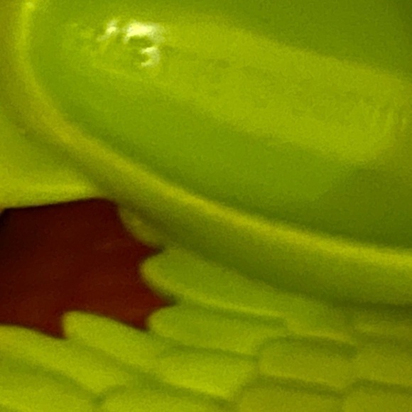 2011 Prime Time Toys AQUA Dive Birds
There are 4 pieces. - Picture 3 of 4